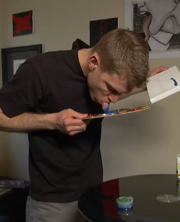 Sjećate se Kitassa? Slikao je alatkom od 25,5 cm, a evo gdje je danas. Konkurira mu Lickasso