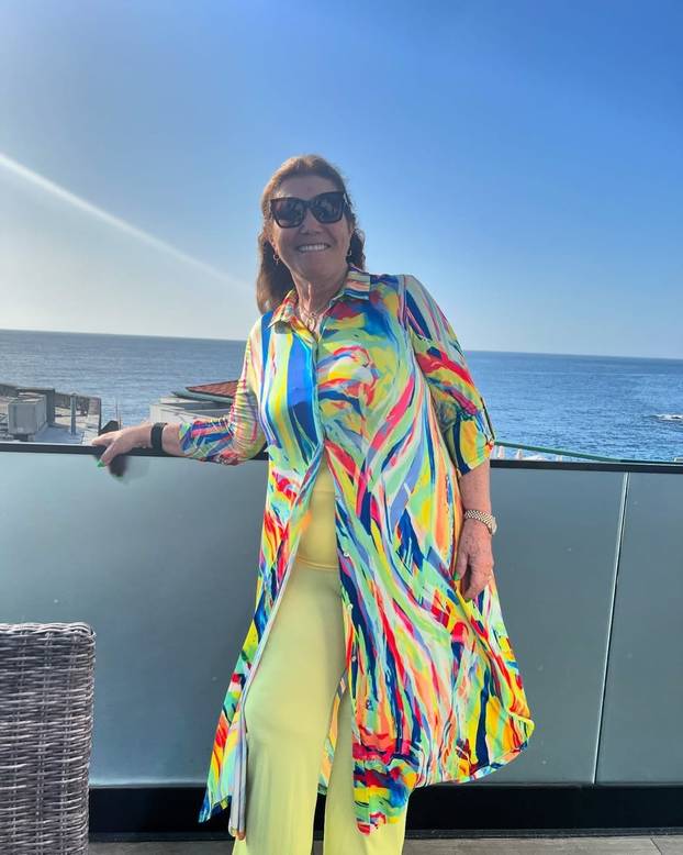 FOTO Mama Cristiana Ronalda nosi komplet od samo 17,99 €