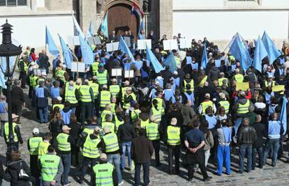 Radnici HŽ Carga su započeli štrajk, blokiran teretni promet 