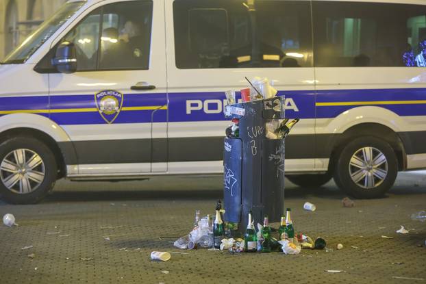 Zagreb: Nakon proslave Nove godine ostala je velika količina otpada