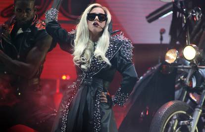 Tragedija zbog zadirkivanja: Lady Gaga pjevala za Jameya