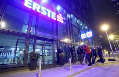 Erste banka: 'Odustajemo od rasta najavljenih naknada u poslovanju s građanima'