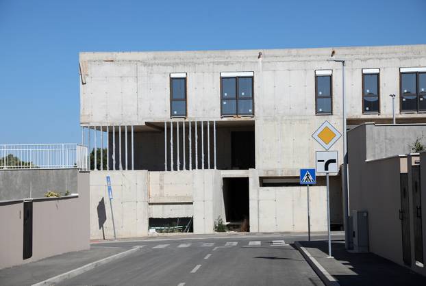 Novoizgrađene vile u Brodarici