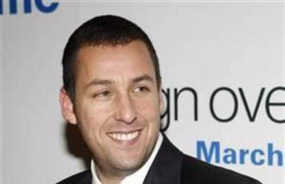 Adam Sandler: Bojim se seksa, žene su mi mame