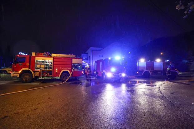 Zagreb: U naselju Gračani buknuo je veliki požar 