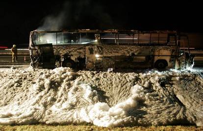 Kod Jaske izgorio bus, 30 radnika MORH-a se spasilo