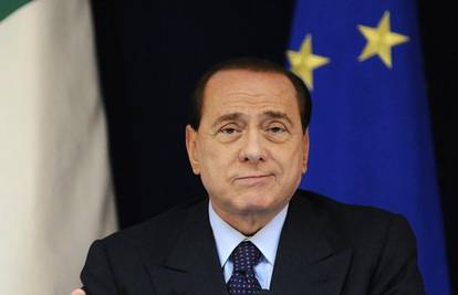 Berlusconijeva je zadnja: Reže plaće nogometašima