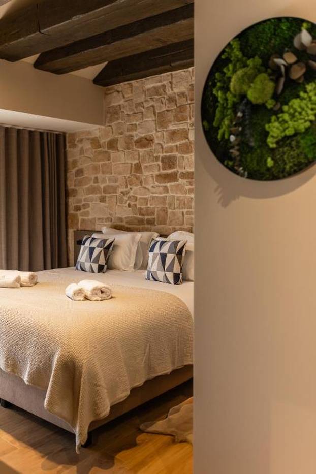 FOTO Ovako izgleda vila bivšeg potpredsjednika HDZ-a. Noćenje 1100 eura, ima bazen, saunu...