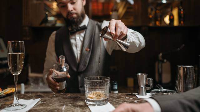 Odgovorno posluživanje alkohola: kad ugostitelji gostu trebaju reći NE
