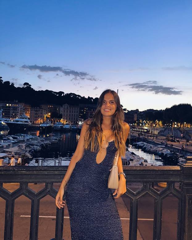 FOTO O potezu njenog momka bruji cijeli svijet. Ona je bivša hokejašica, ali i profesorica...