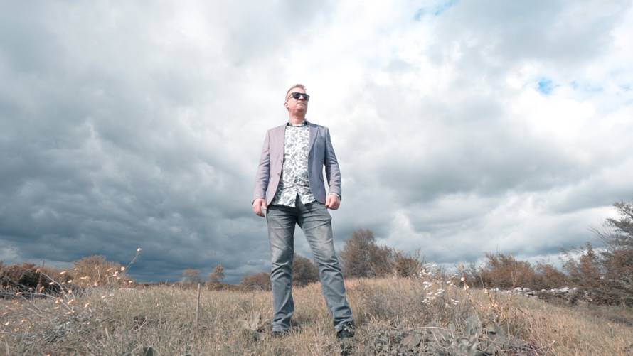 VIDEO Stipe Štrkalj debitira s emotivnom baladom 'Sanjaj' koja donosi vjeru u bolje sutra