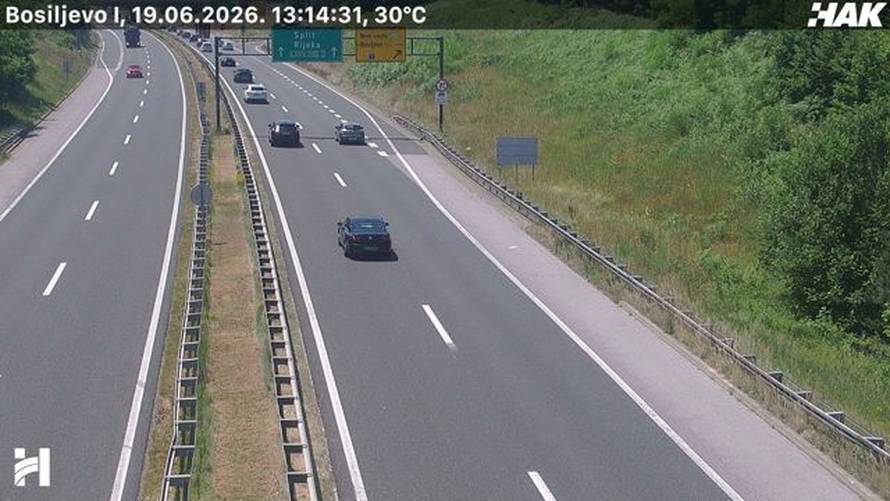 FOTO Skratili petak i požurili na produženi vikend: Ogromna gužva kod Lučkog prema moru