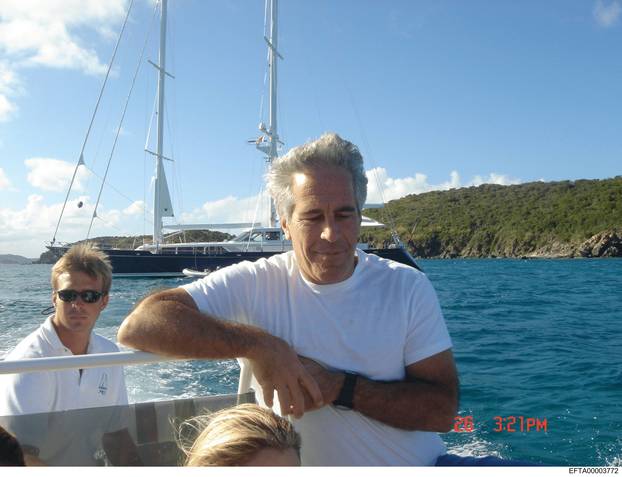 FOTO Ovo su dosad neviđene fotografije iz Epsteinovih spisa