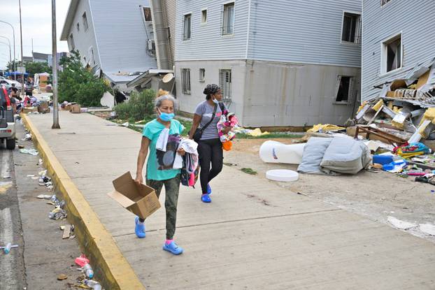 Aftermath of earthquakes in La Guaira