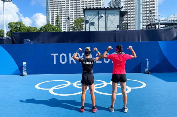 FOTO Tko je tenisačica čija je fotka u toplesu šokirala svijet?