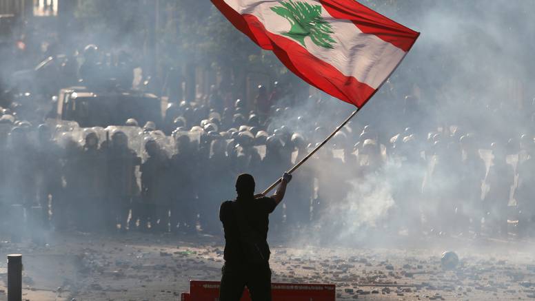 Bijes javnosti: Dio Libanonaca poziva na ustanak protiv vlasti