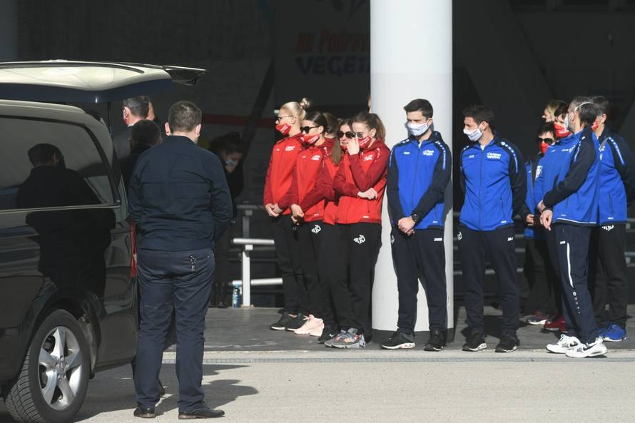 Rukometašice Podravke oprostile se od svog trenera Zlatka Saračevića