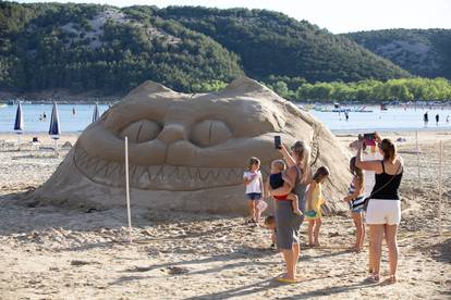 Završen je Festival skulptura u pijesku na Rajskoj plaži u Loparu na Rabu