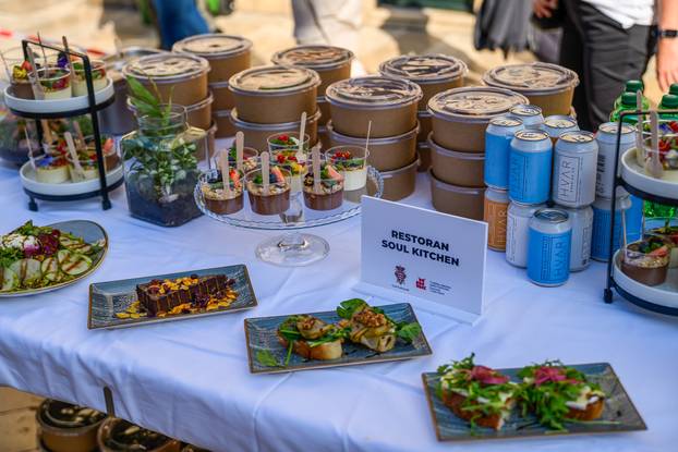 Dubrovnik: Tradicionalna Dubrovačka trpeza na Stradunu