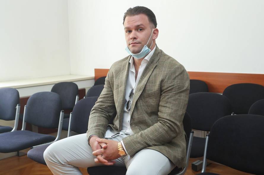 Zagreb: Na Općinskom sudu počelo suđenje Vjeki Slišku za napad na Hrvoja Petrača