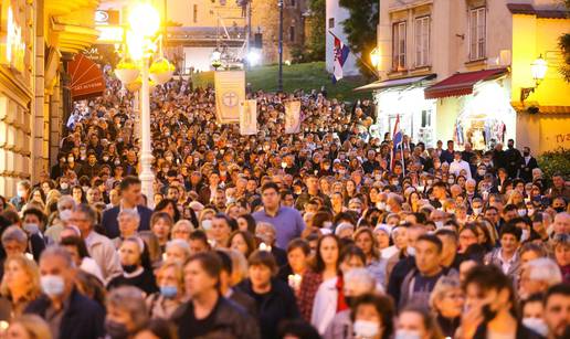 FOTO Slavlje u Zagrebu: Ovako je večeras izgledala procesija