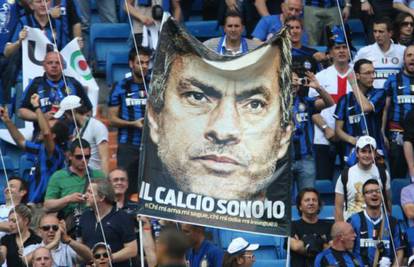 Nisu prežalili junaka: Interovi navijači dočekali Mourinha...