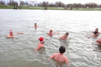 FOTO Zimsko kupanje u Korani: Pogledajte prizore iz Karlovca...