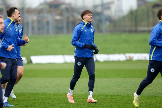 Sarajevo: Trening nogometne reprezentacija BiH uoči finalne utakmice doigravanja za Svjetsko prvenstvo