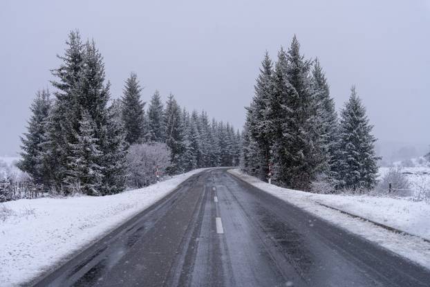 Babin Potok: Zimski uvjeti na državnoj cesti DC 52 Prozor - Vrelo Koreničko