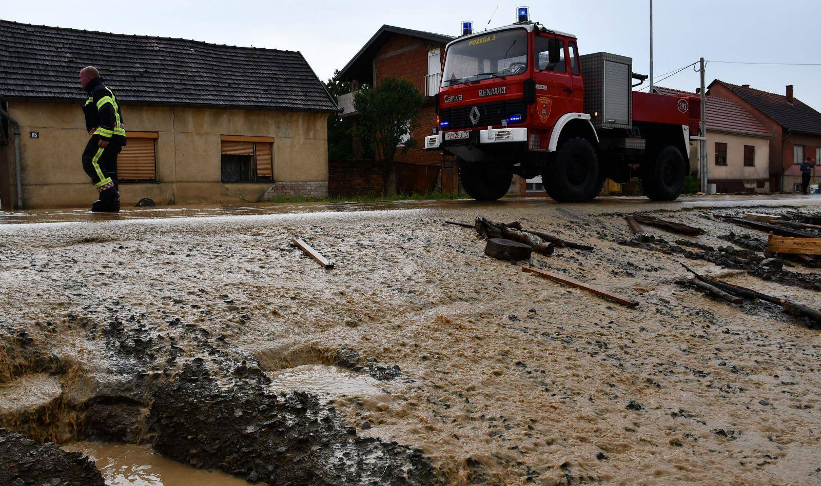 Vidovci: Jako nevrijeme pogodilo požeštinu