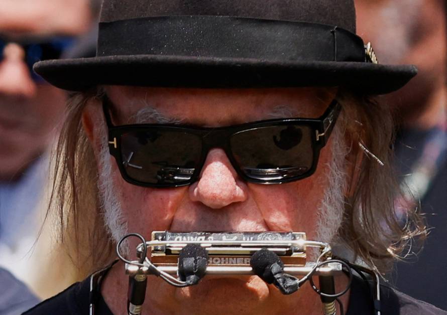 U.S. Sen. Sanders and U.S. Rep. Ocasio-Cortez hold a rally in Los Angeles