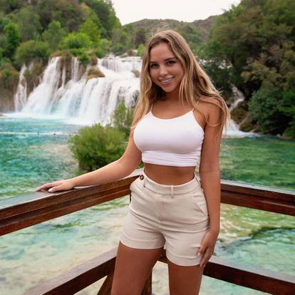 Prati je 3 milijuna ljudi: Poljska influencerica nahvalila Jadran, a sada nosi 'hrvatski' bikini