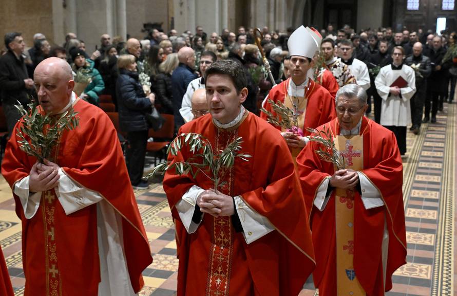 Zagreb: Nadbiskup Kutleša predvodio je svečano euharistijsko slavlje Nedjelje Muke Gospodnje - Cvjetnice