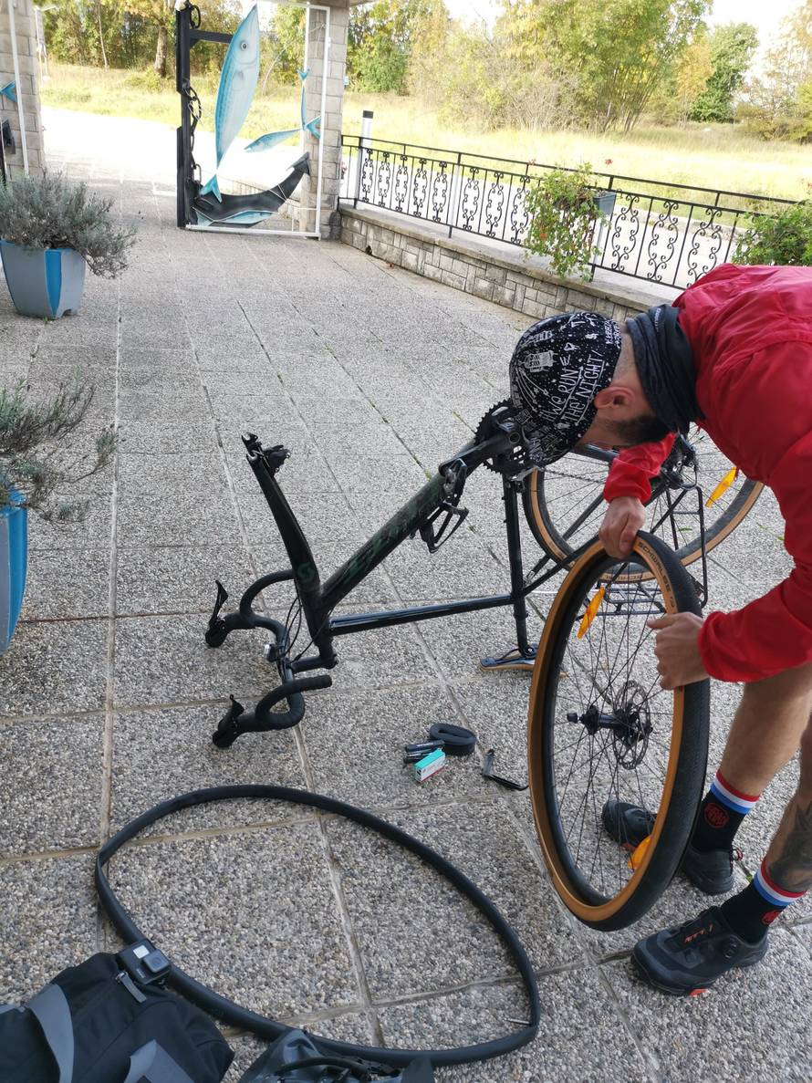 Ostavio se nogometa na mjesec dana da pomogne bolesnoj djeci