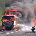 FOTO Strava na autocesti kod Modruša: U potpunosti izgorio kamion, policija otkrila uzrok