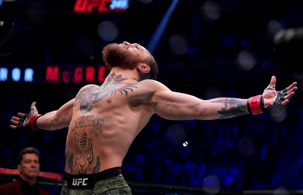 Kakav povratak! Conor za 40 sekundi nokautirao 'kauboja'!