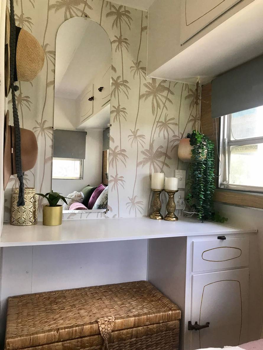 Transformirali karavan u dom iz snova: Sve što vidite, naučili smo napraviti - preko videa