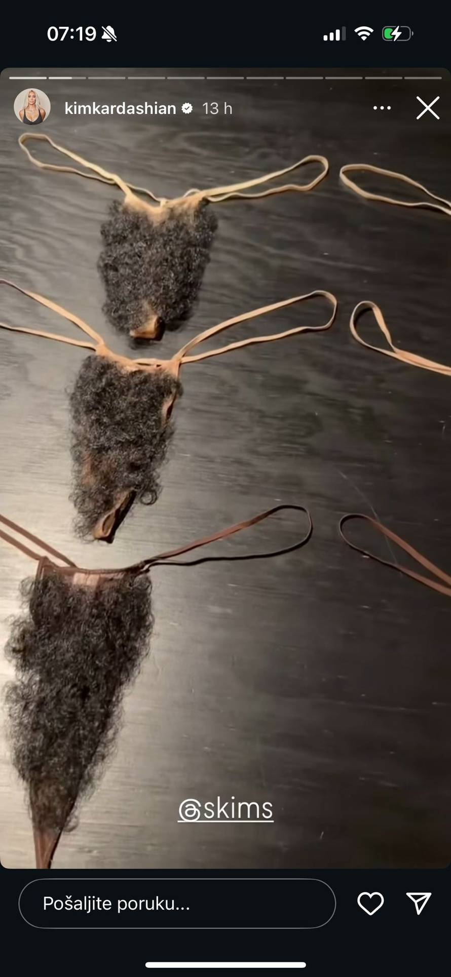 GASI INTERNET! Kim na tangice stavila umjetne stidne dlačice, rasprodala ih u par sati...