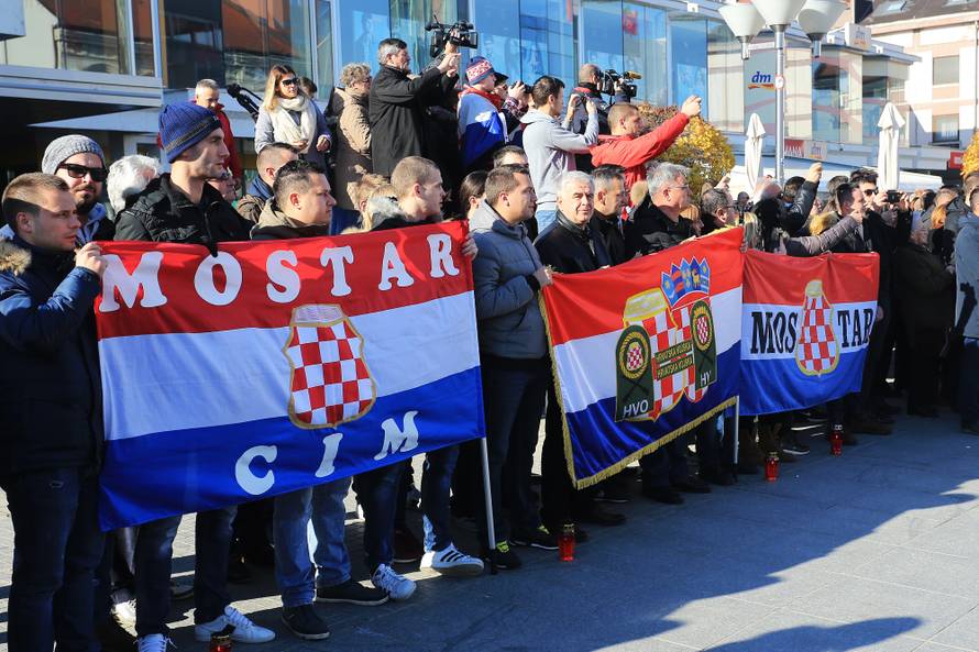 Hrvatska se danas u Vukovaru poklonila nevinim žrtvama