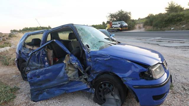 Teški sudar kraj Primoštena: Dvije osobe se bore za život