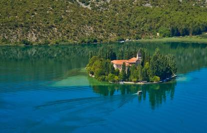 Projekt restauracije travnjaka i lokvi u Nacionalnom parku Krka