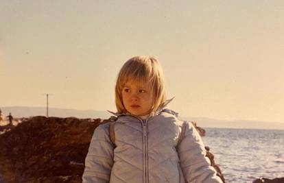 Albina je podijelila fotografiju iz djetinjstva: 'Slatka si kao med'