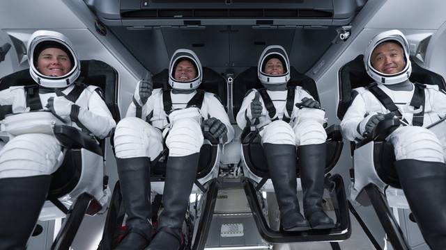 Nakon niza odgoda posada s ISS-a napokon putuje na Zemlju