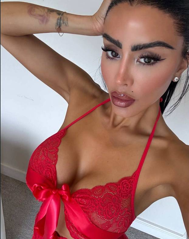 FOTO Pomiče granice onoga što se može pokazati u javnosti: 'Slatka sam kao pravi bombon'