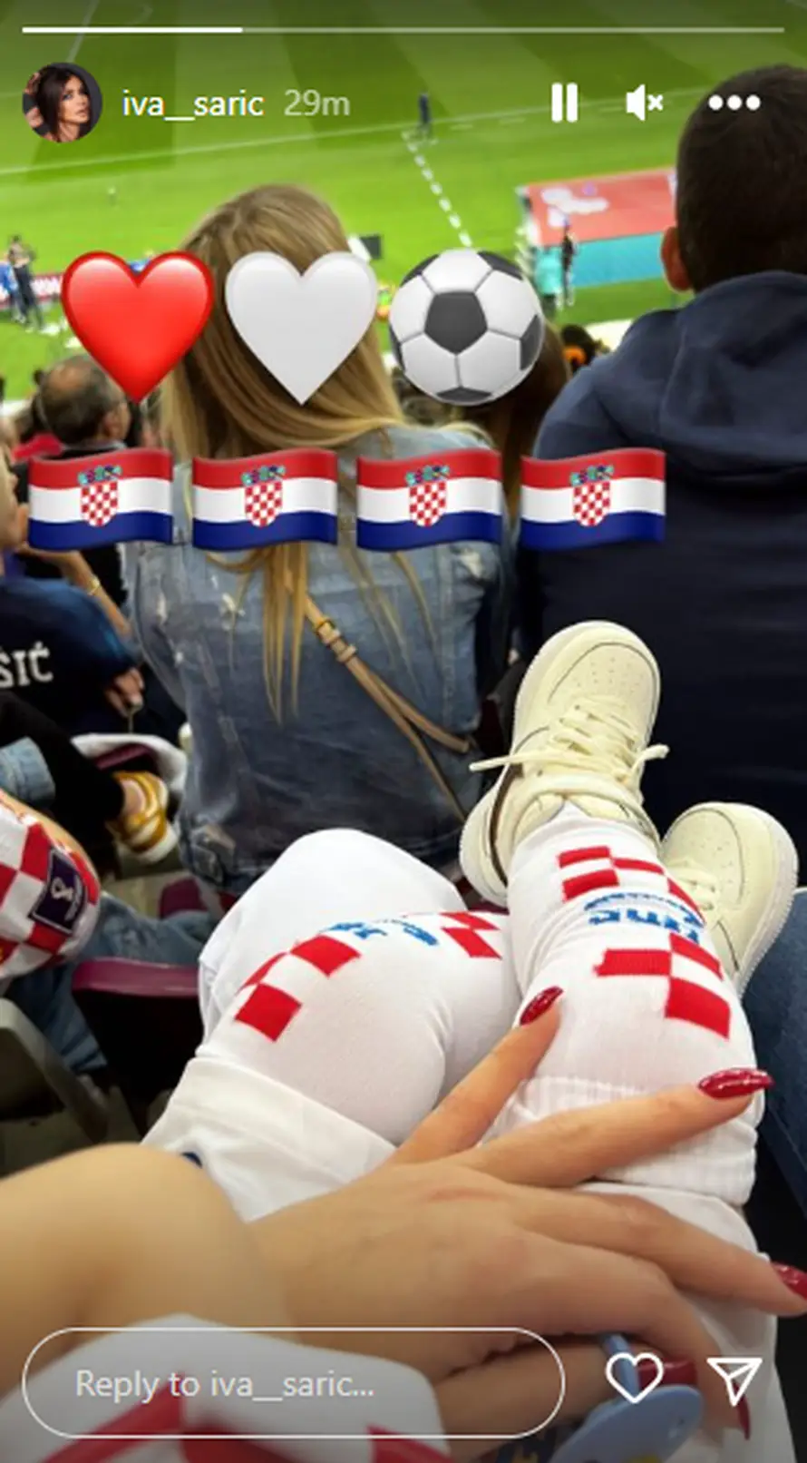 Petkovića na utakmici bodrila zaručnica Iva Šarić, ali i sinčić