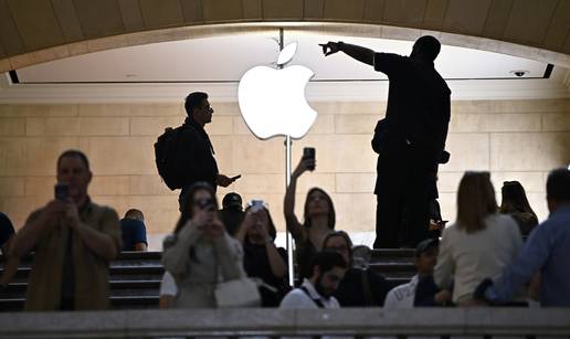 Apple slavi 50. ro&dstrok;endan: Evo kako su si sami &ccaron;estitali...