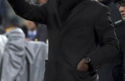 Seedorf slavljem nad Veronom debitirao kao trener AC Milana
