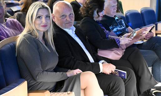 Zlatko Mate&scaron;a ljubi 30 godina mla&dstrok;u sveu&ccaron;ili&scaron;nu profesoricu. Pro&scaron;la je i obiteljsku tragediju