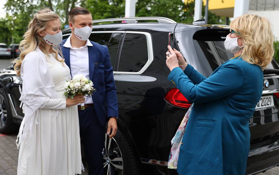 Božinović najavio nove mjere za sva vjenčanja i sprovode