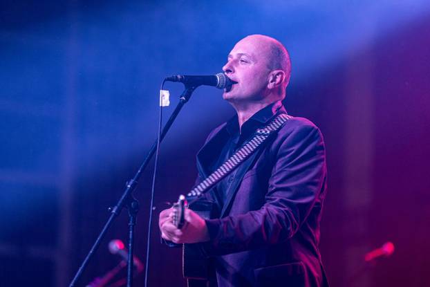 Županja: 13. božićni koncert Opće Opasnosti i prijatelja